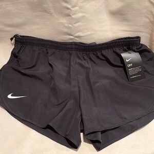 Nike Women’s Mod Tempo Short